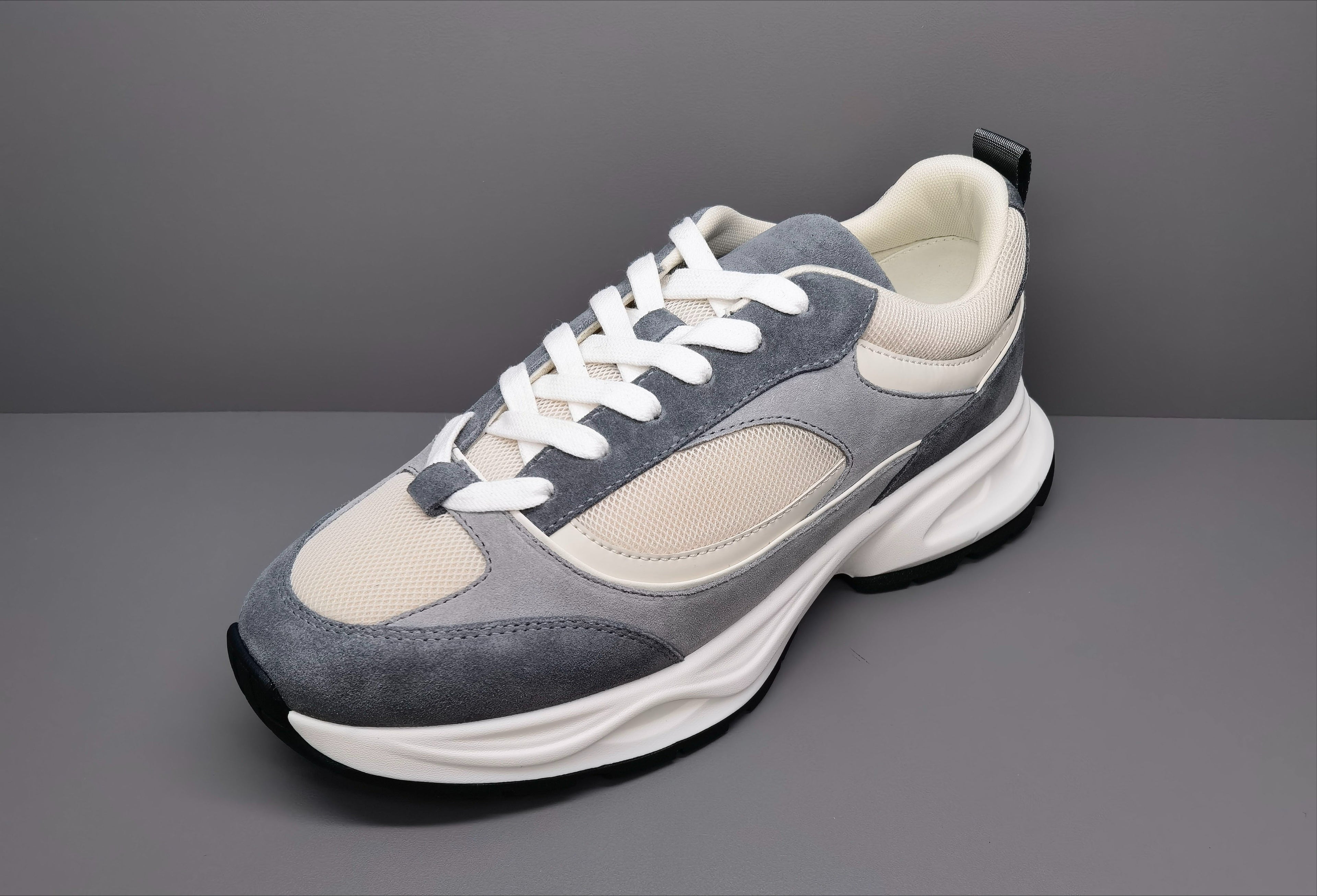 Technical Runner in Grey