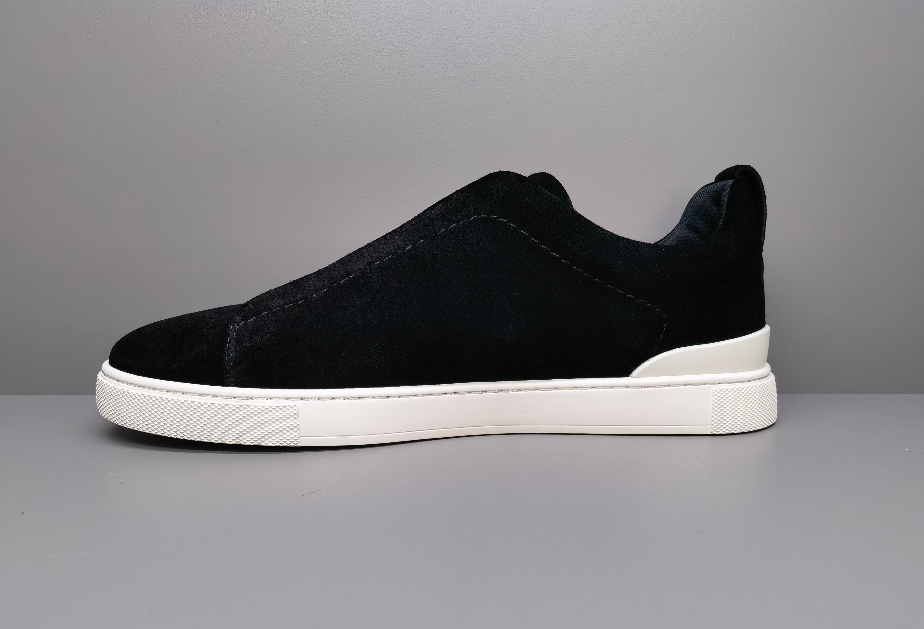 Classic Men's Sneakers