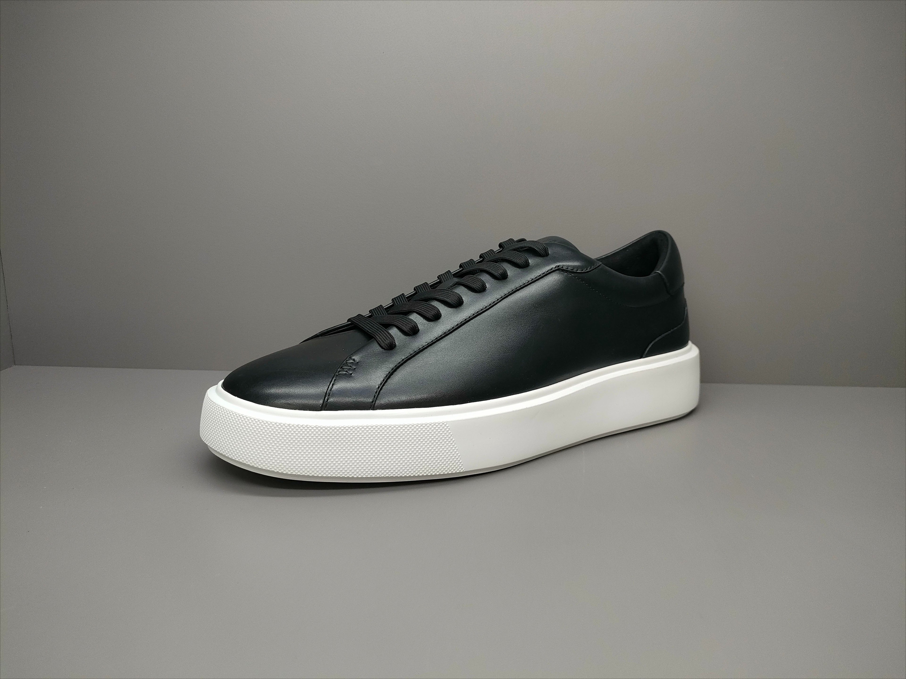 Classic Leather Trainer