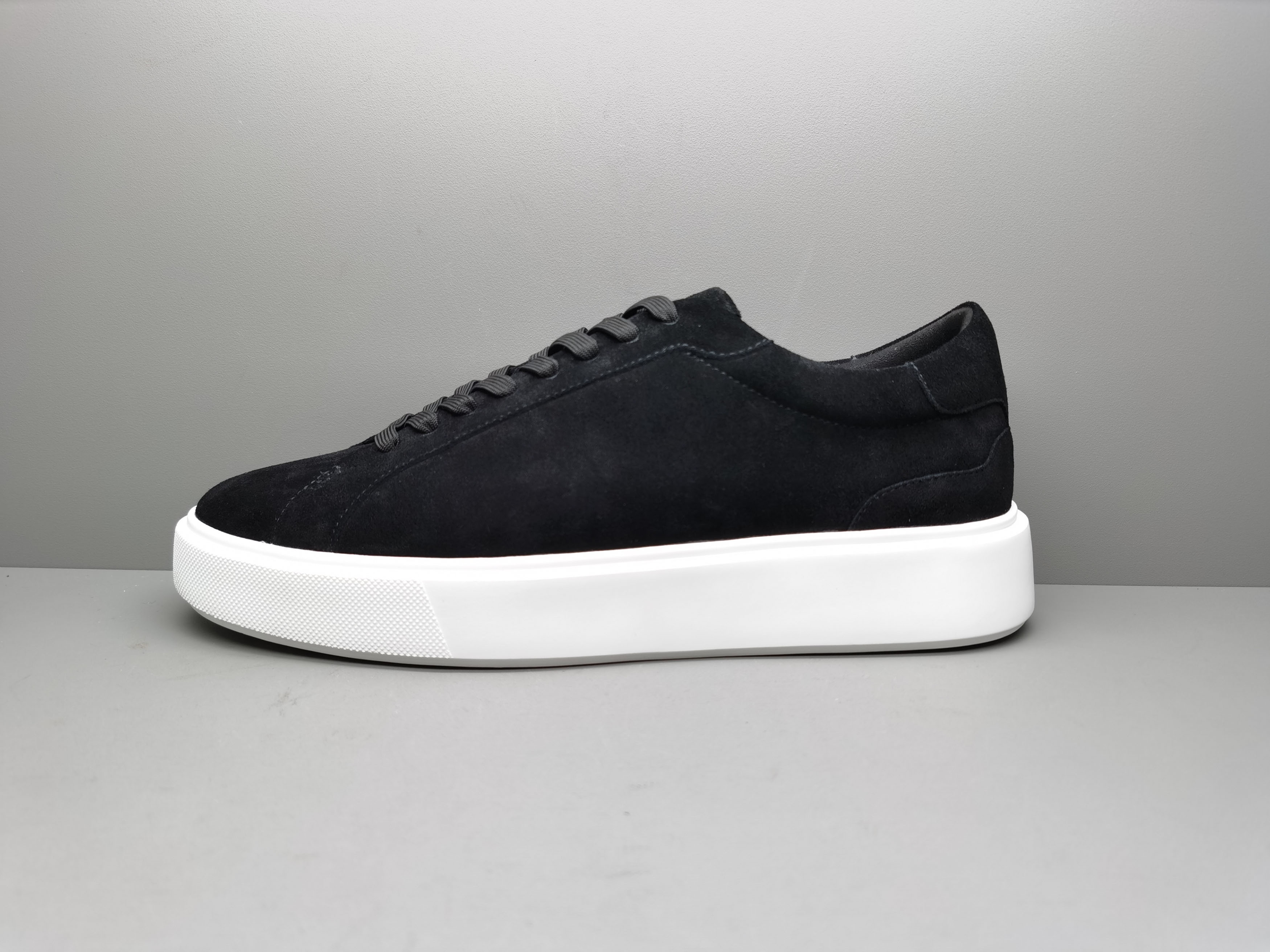 Classic Suede Trainer