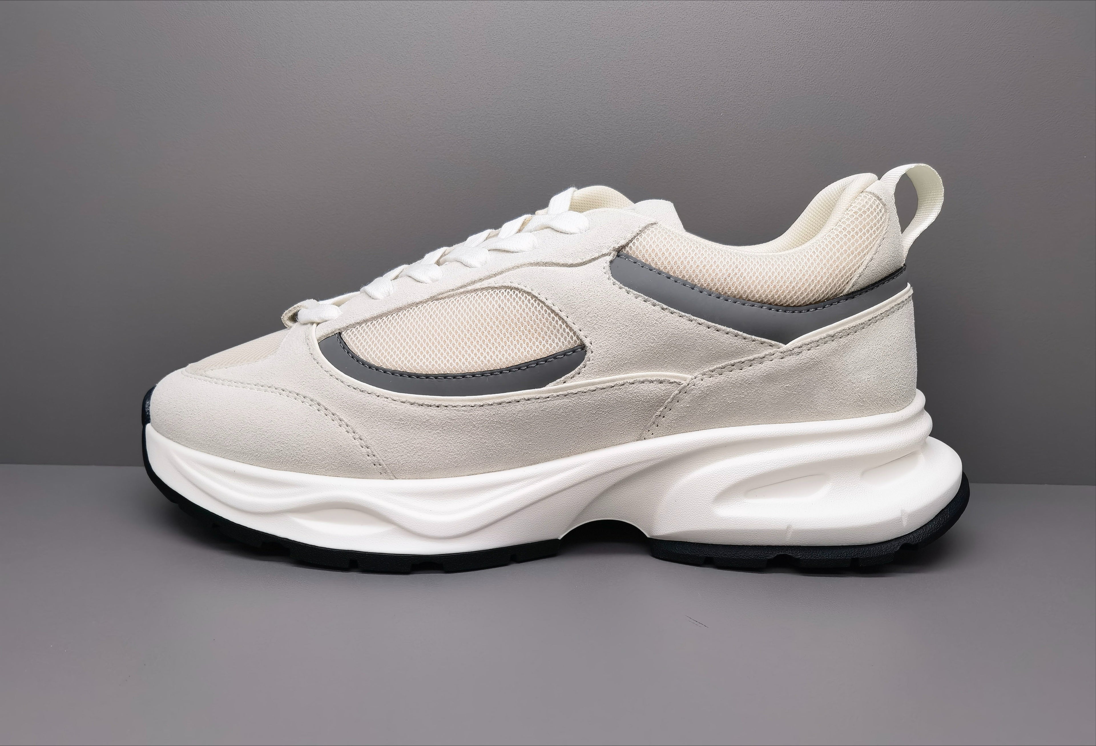 Technical Runner in White