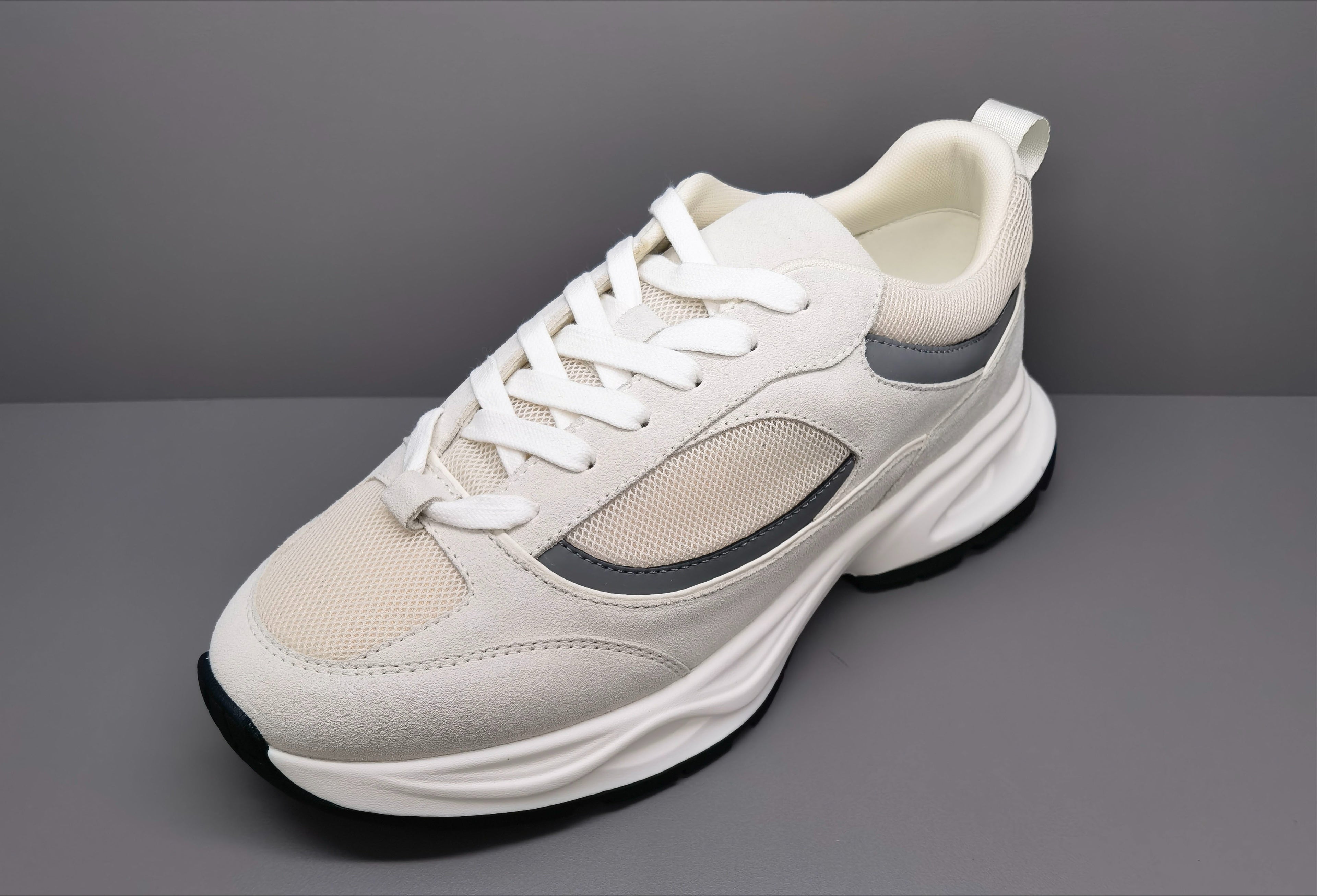 Technical Runner in White