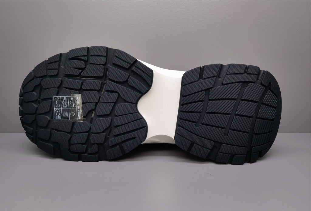 Technical Runner in White