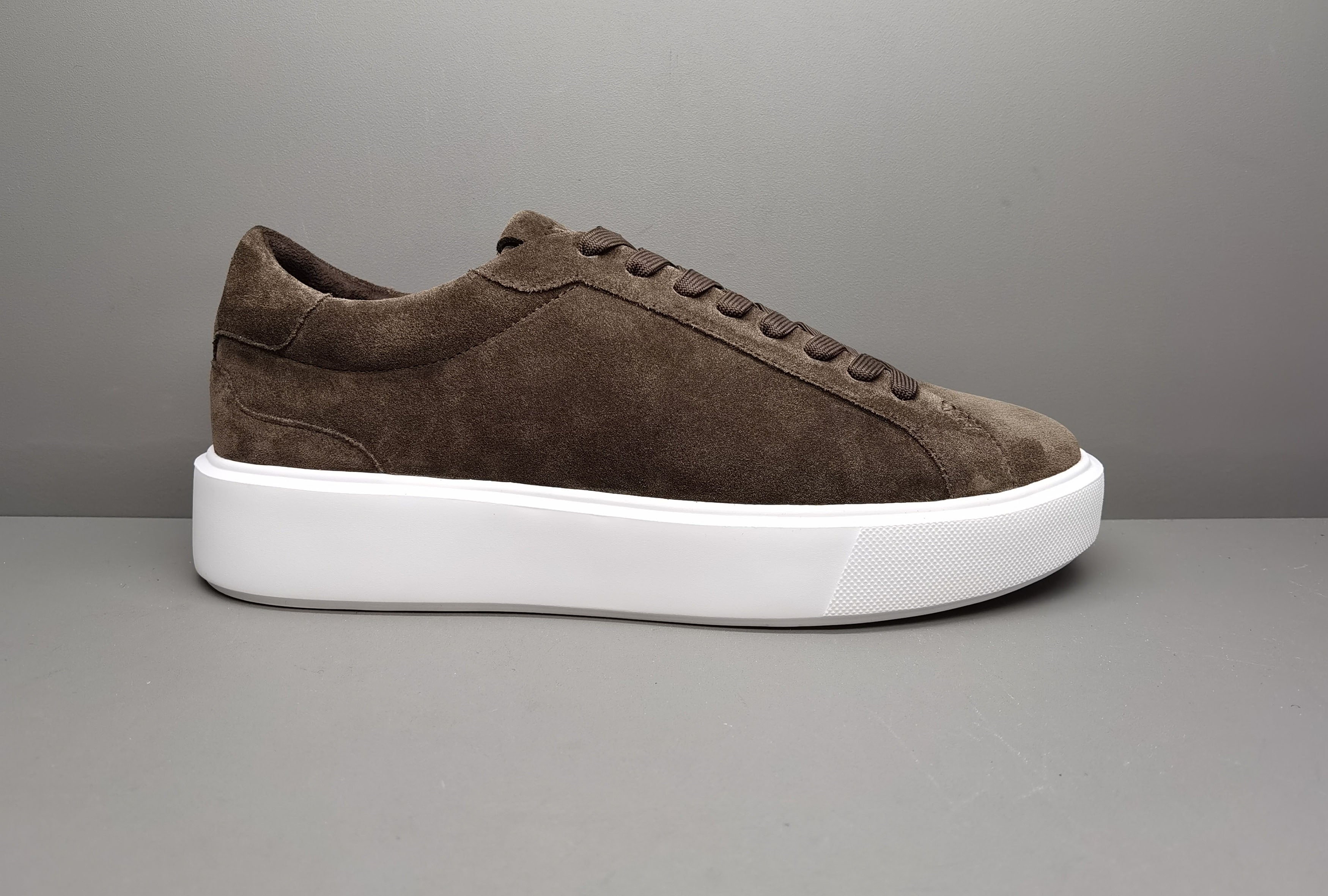 Classic Suede Trainer