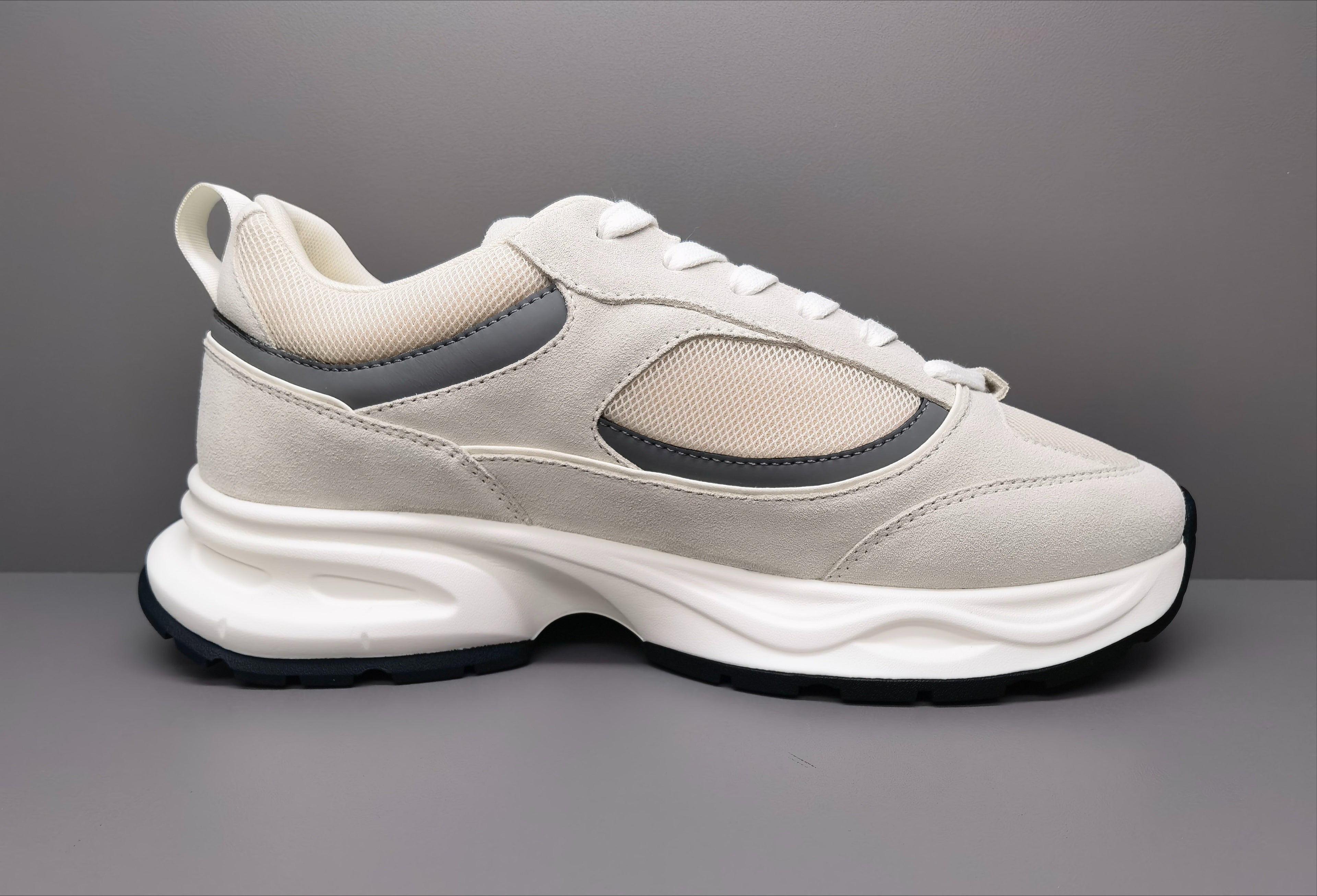 Technical Runner in White