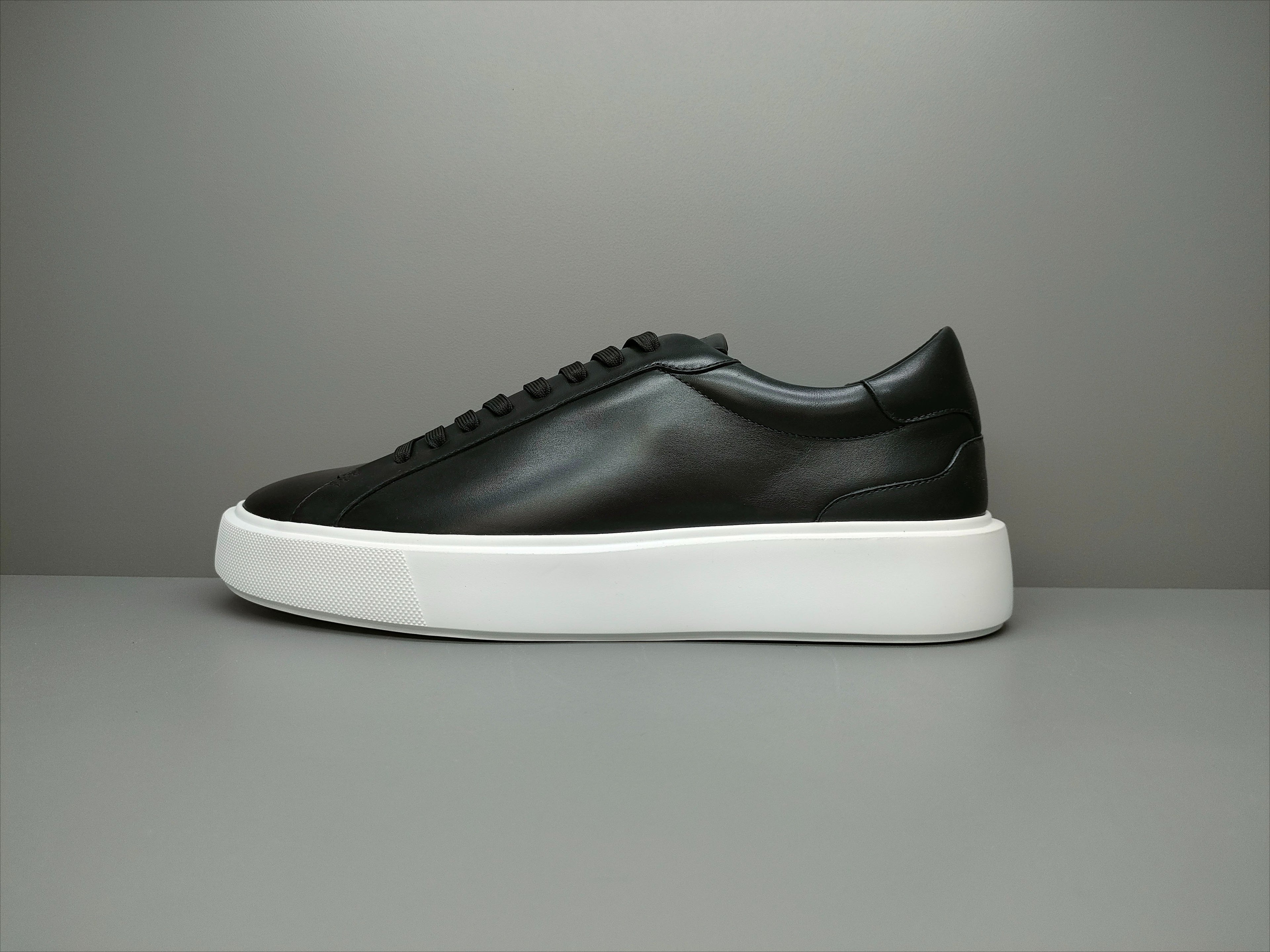 Classic Leather Trainer