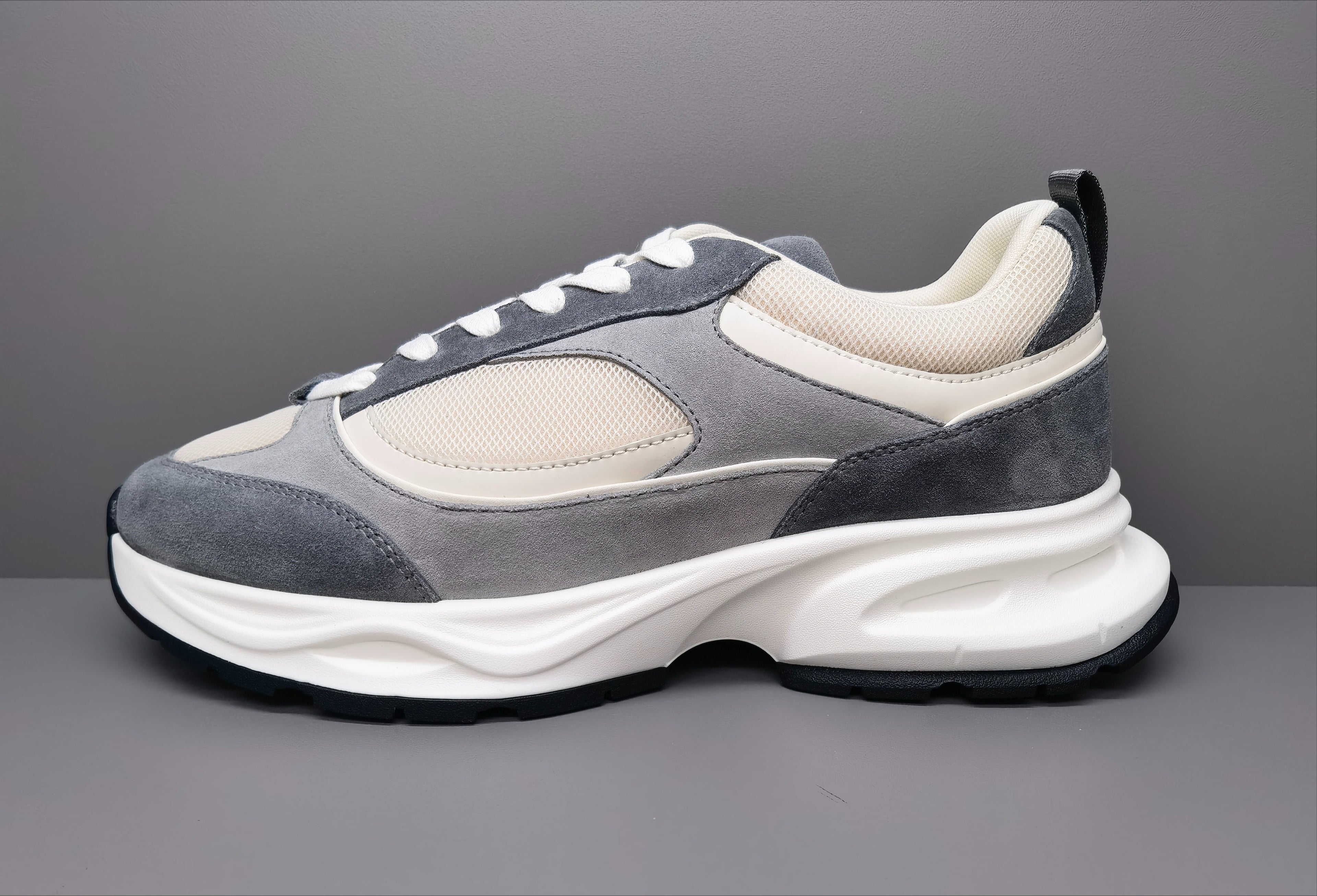 Technical Runner in Grey