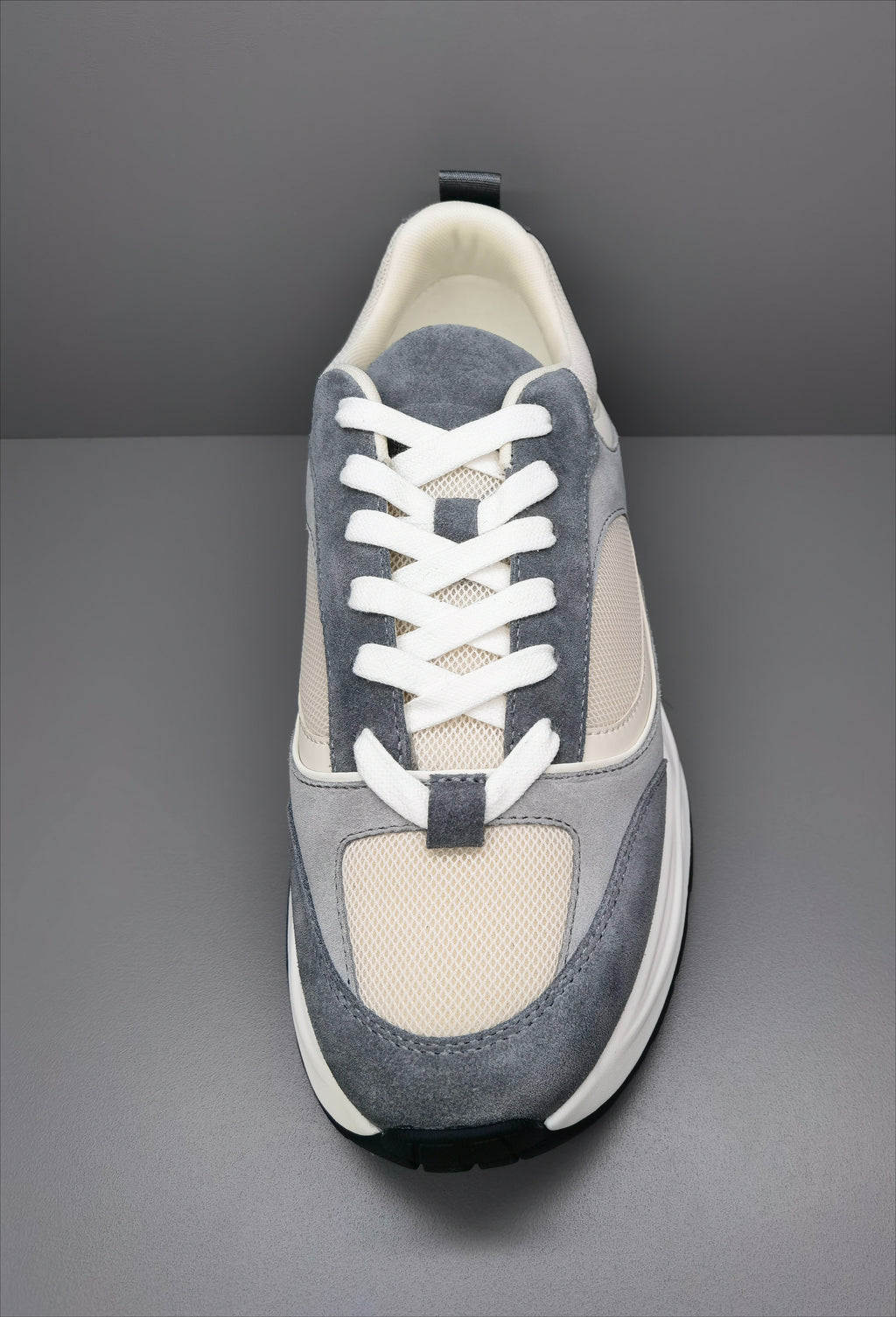 Technical Runner in Grey