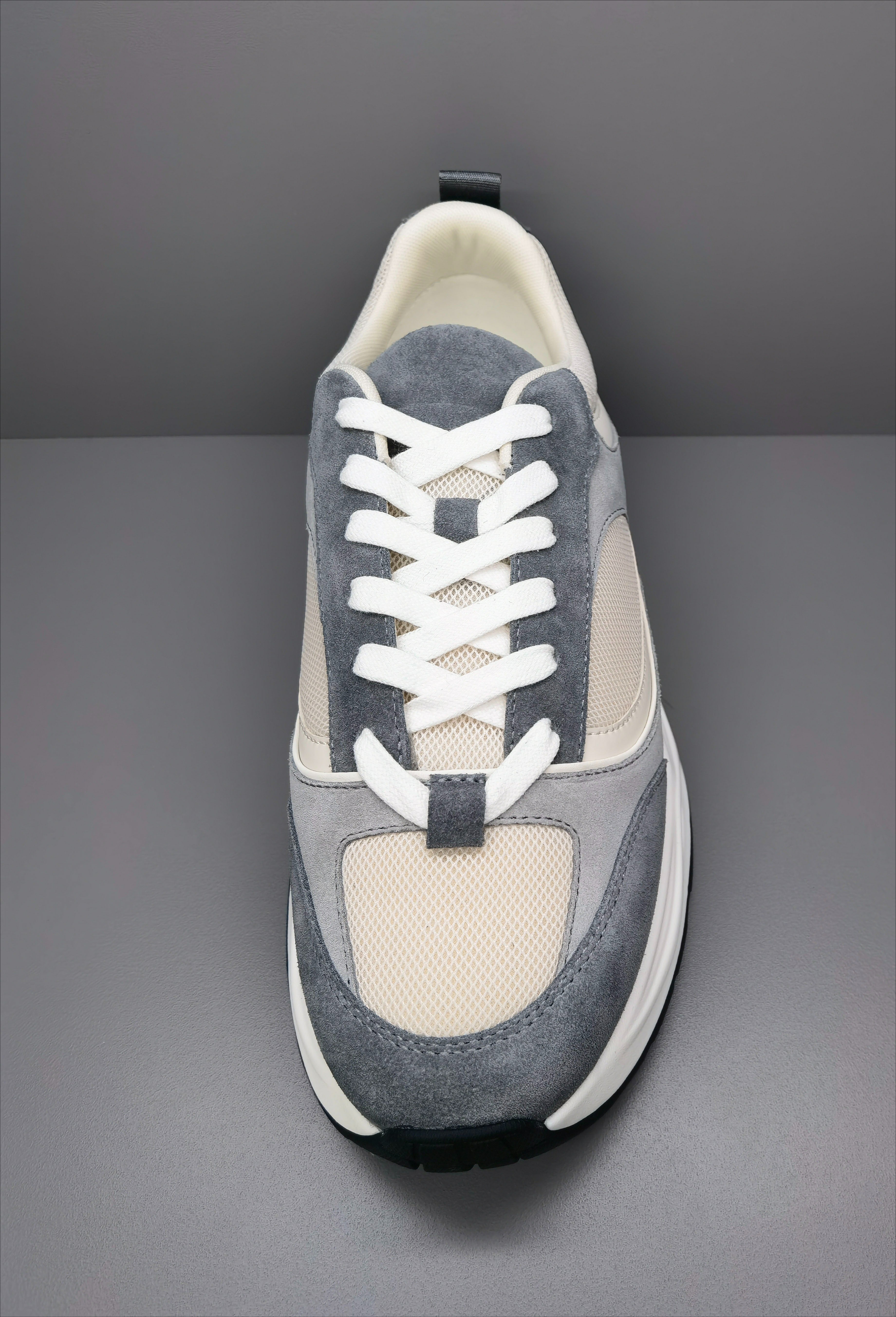 Technical Runner in Grey