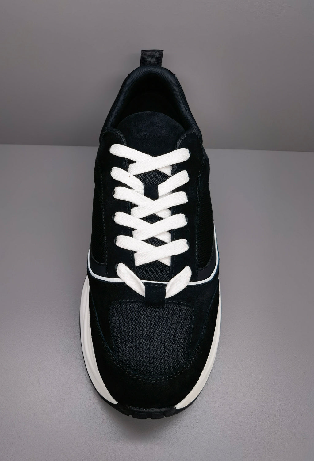 Technical Runner in Black