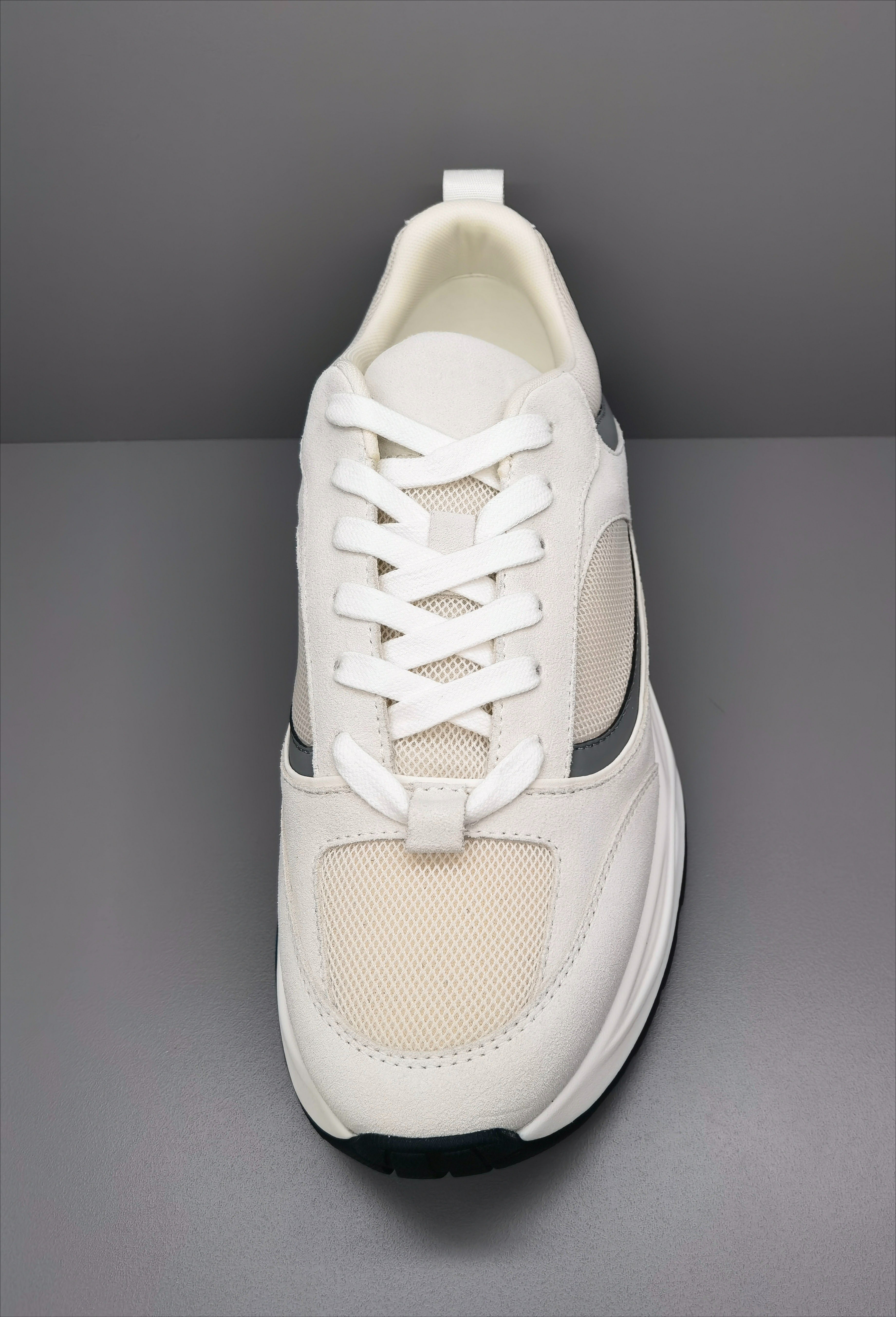 Technical Runner in White