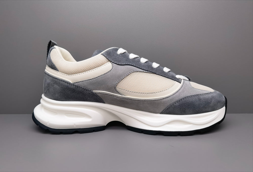 Technical Runner in Grey