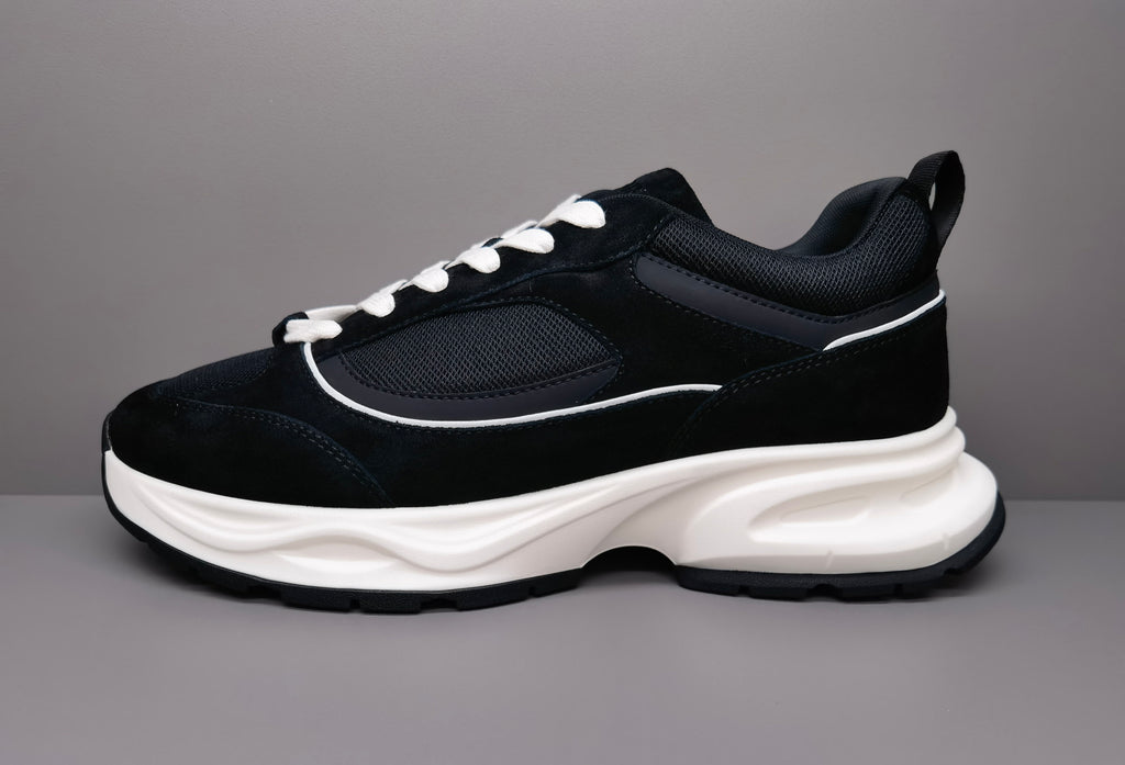 Technical Runner in Black