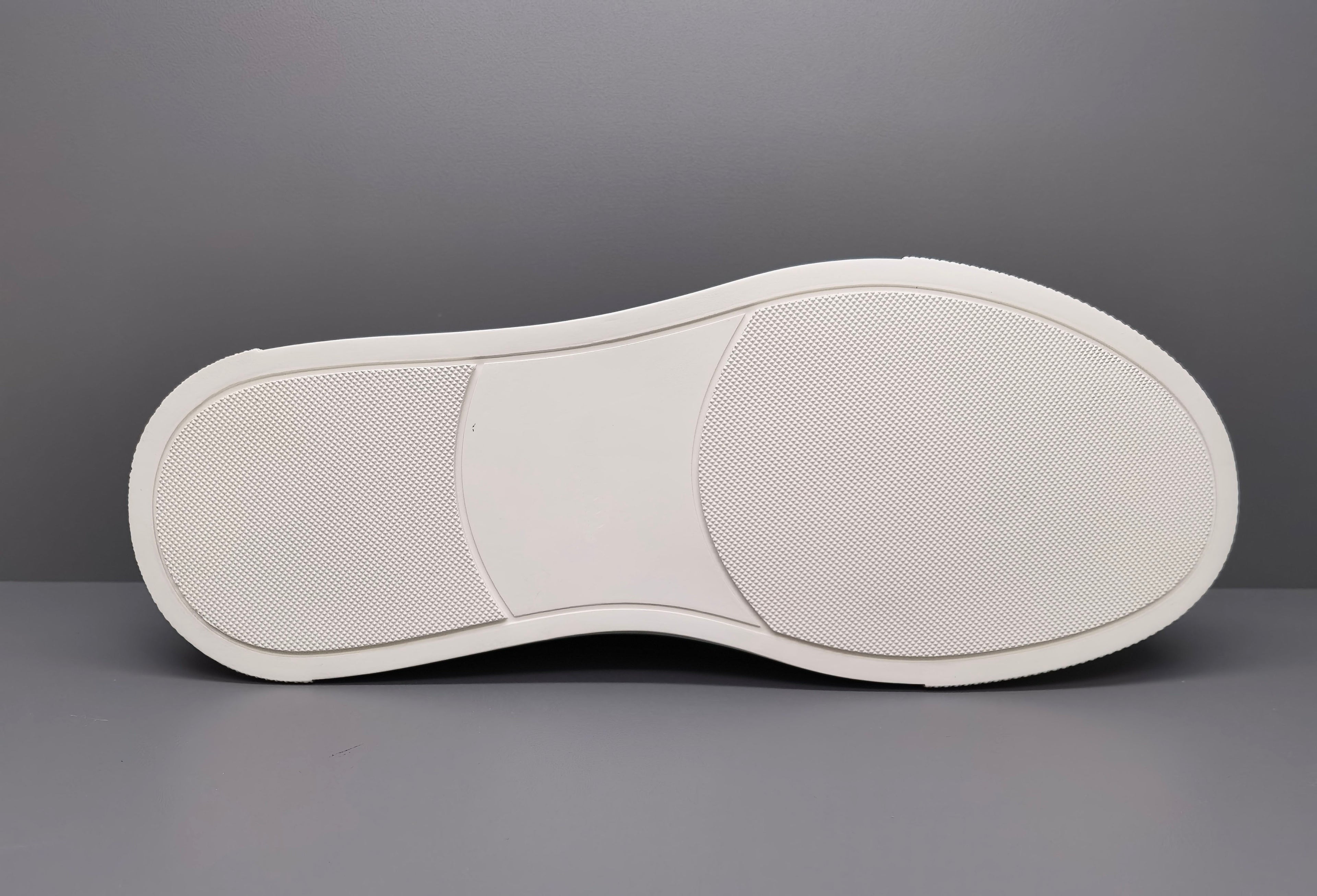 Classic Men's Sneakers