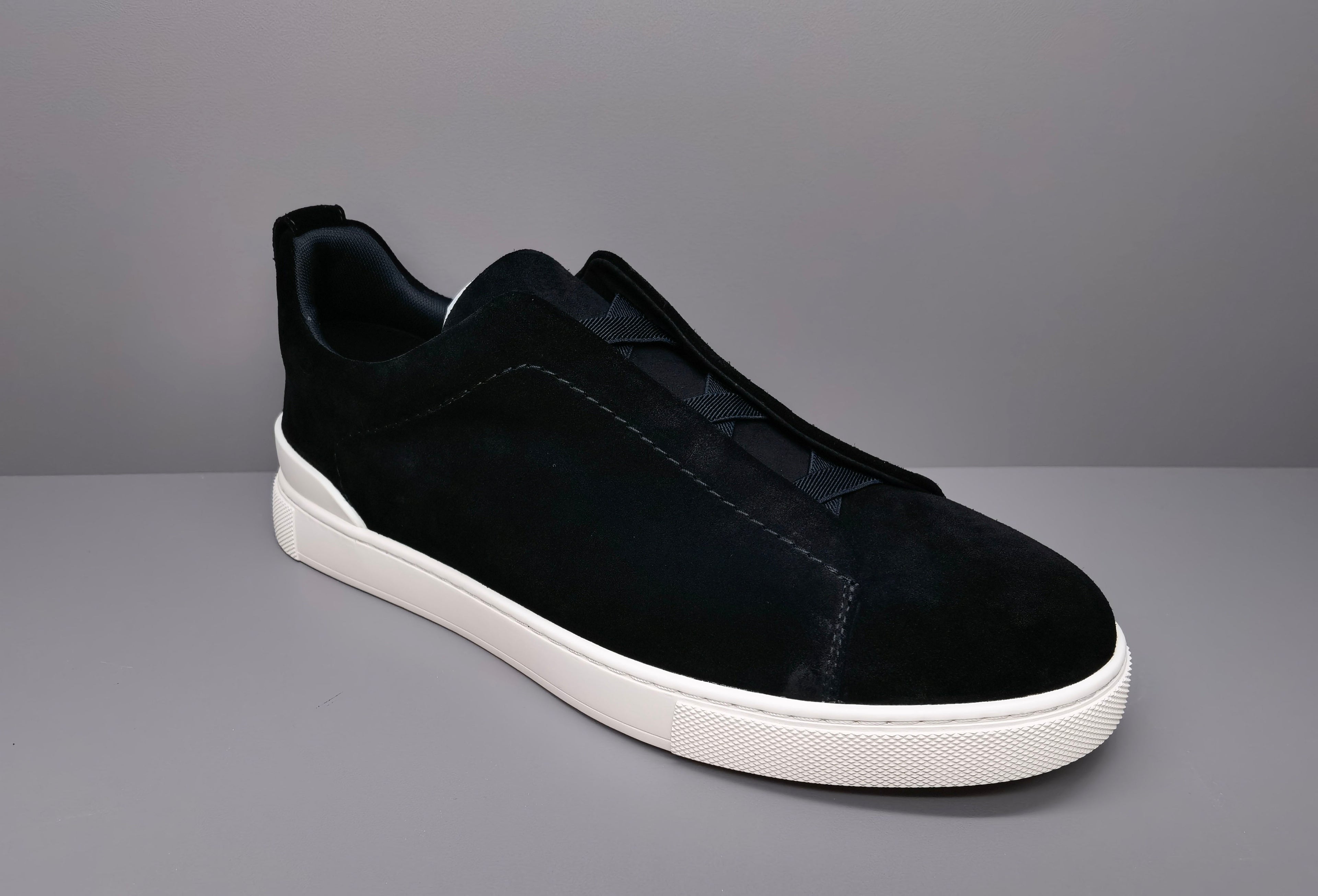 Classic Men's Sneakers